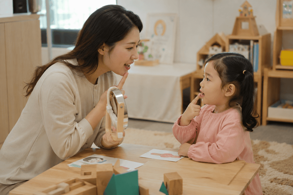 아동발달클리닉에서 발달 치료를 받고 있는 모습